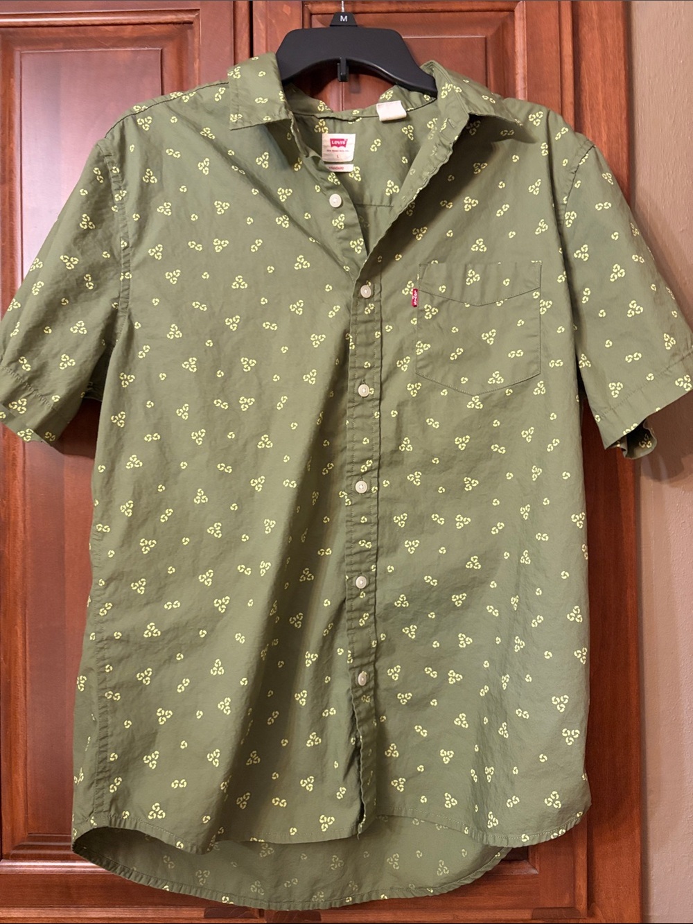 Levi's Short Sleeve Classic One-Pocket Standard Green  size large